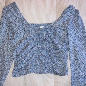 Blue flowered scrunchie front top with balloon sleeves